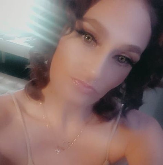 Meet your Posher, Danielle - Picture 1 of 1